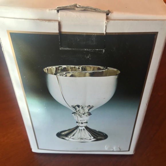 New in box silver plated heart to heart goblet set - Picture 8 of 8